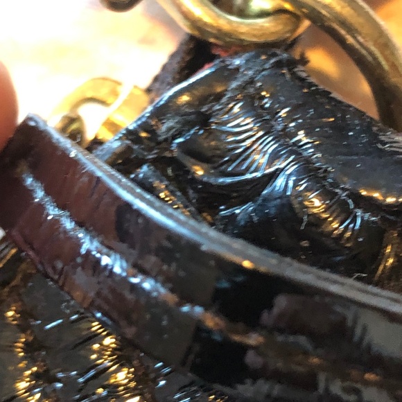 Sweet little vintage black clutch with detachable chain and flap lock - Picture 5 of 8